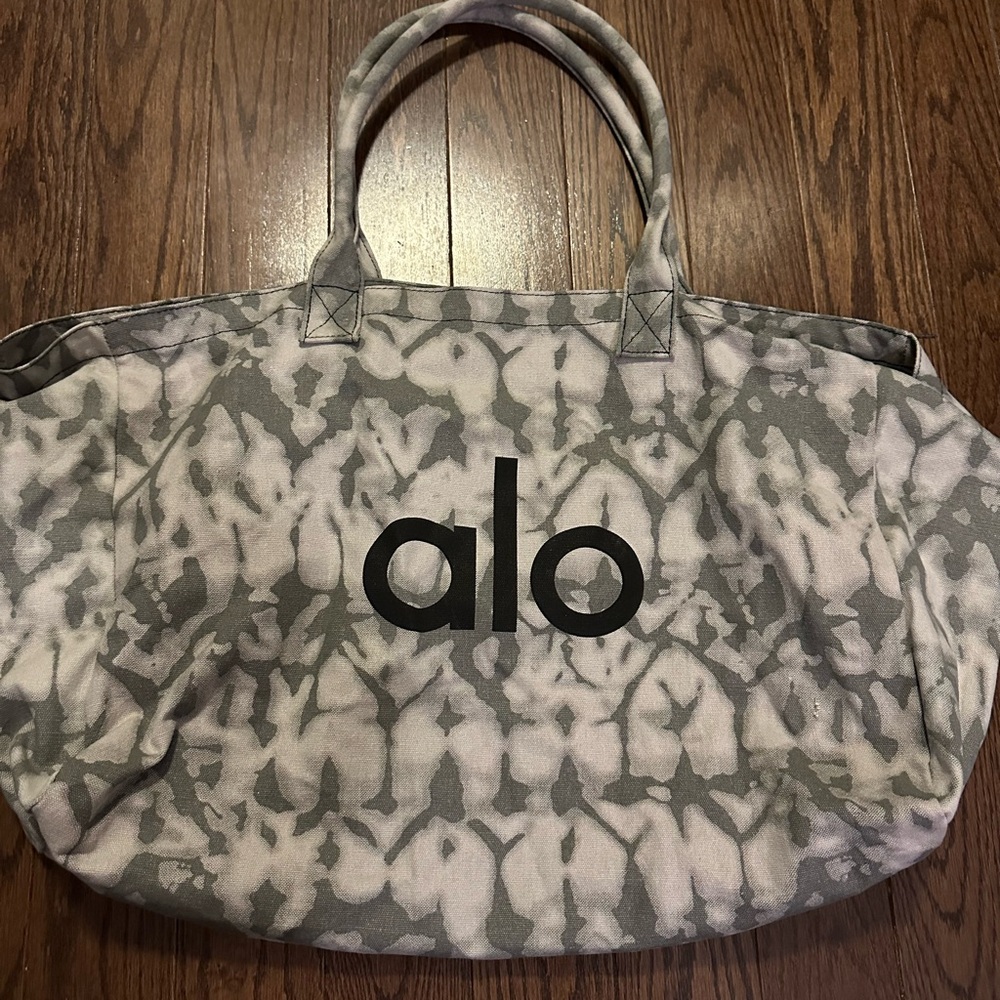 ALO Yoga Black and Gray Patterned Tote Bag